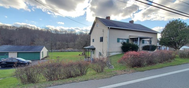 690 Venetia Rd, Venetia, PA 15367-1401