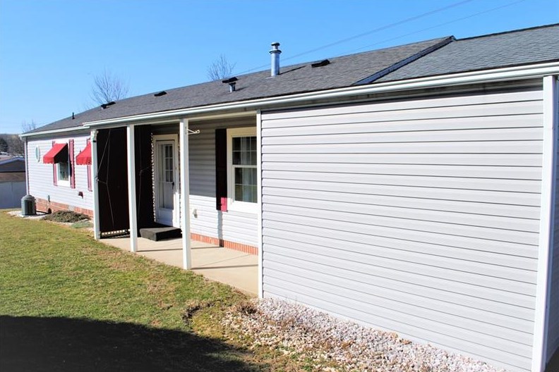 503 Chicory Ln, Mount Pleasant, PA 15666-3622