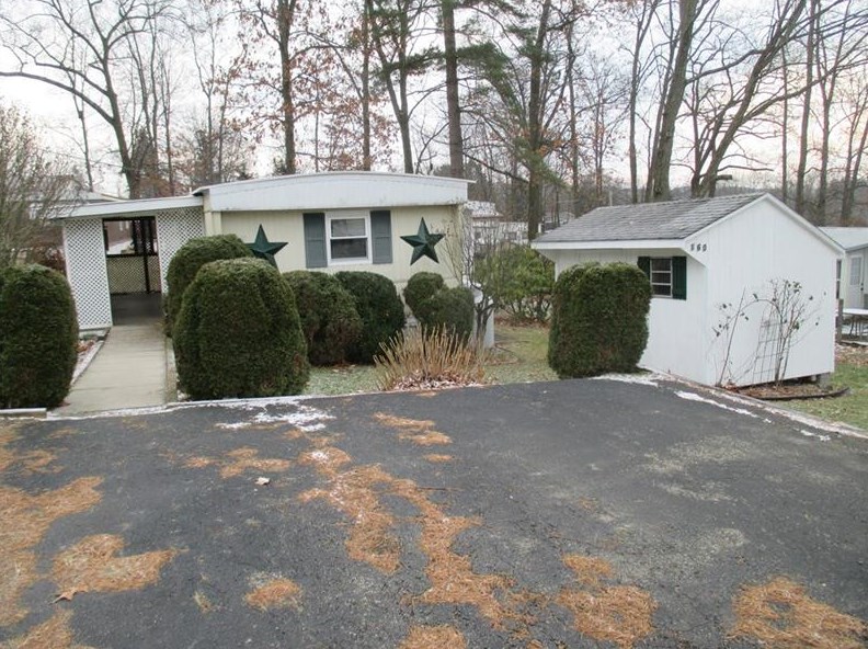 160 Keystone Dr, Indiana, PA 15701