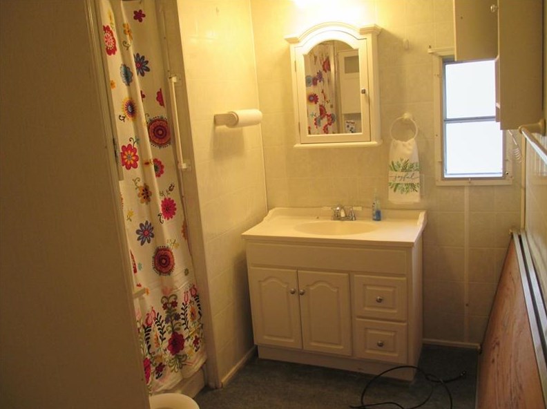 160 Keystone Dr, Indiana PA  15701-1527 exterior