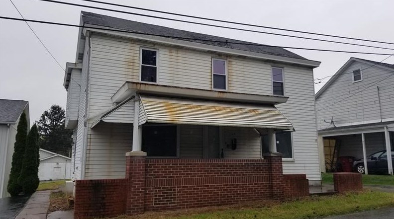 1109 Wood St, Latrobe, PA 15650