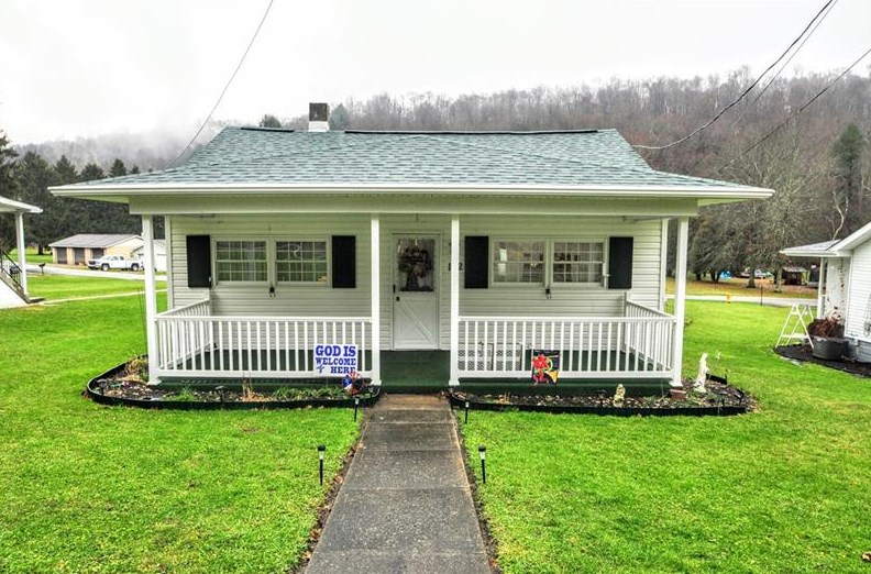 152 Cross Creek Rd, Rea, PA 15312-2747