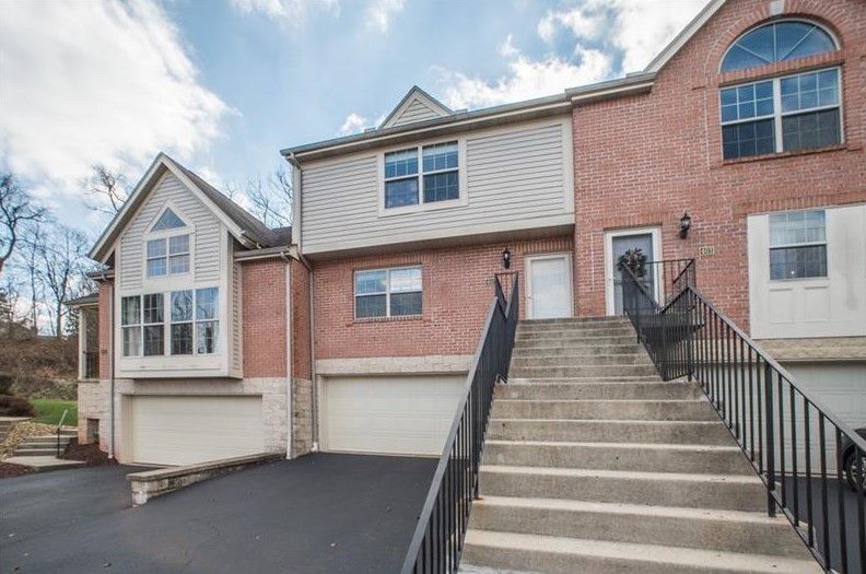 402 Berrington Ct, Bethel Park, PA 15102-3132
