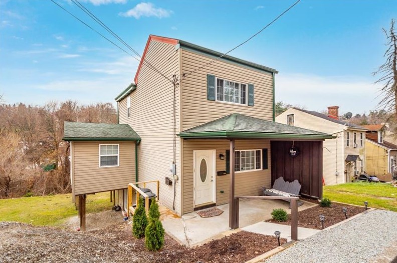 2124 Wenke St, Pittsburgh, PA 15210-2644