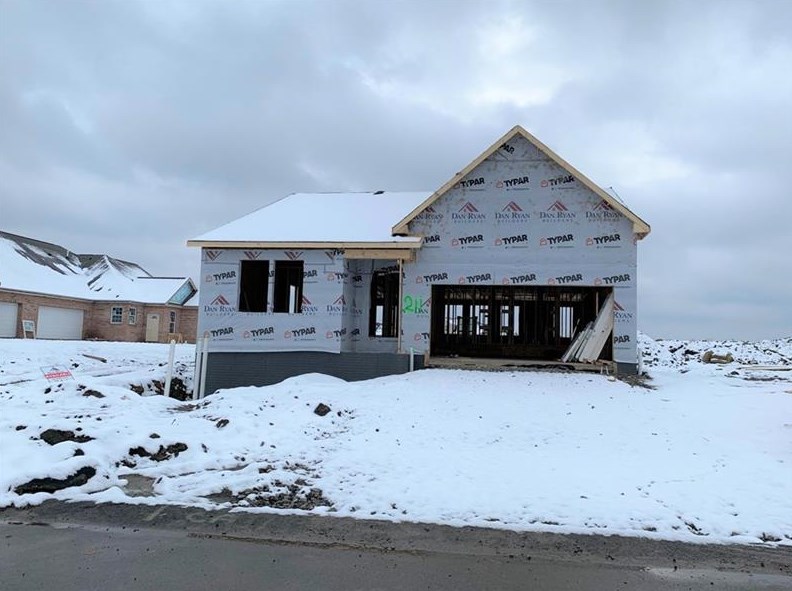 135 Leslie Farms Dr, Evans City, PA 16033