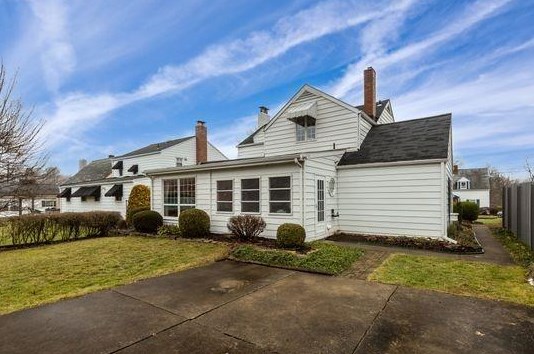 708 Argonne Blvd, Ellwood City, PA 16117-1350