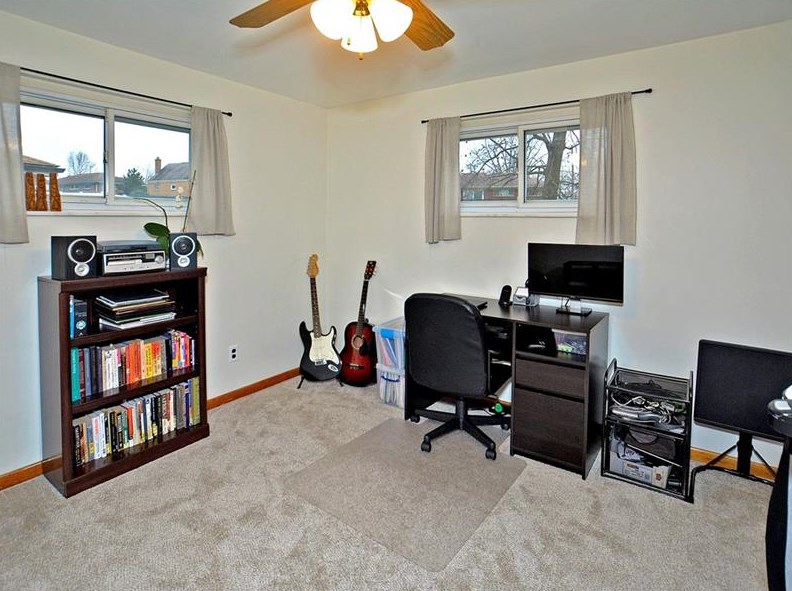 4728 Bert Dr, Monroeville PA 15146-3609 exterior