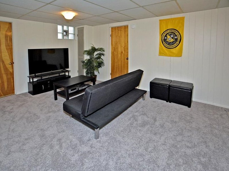 4728 Bert Dr, Monroeville PA 15146-3609 exterior