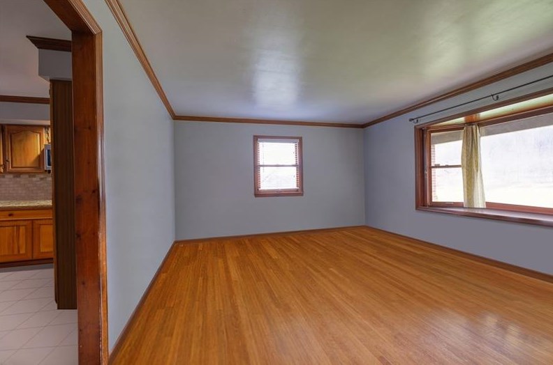 291 Lindsay Rd, Zelienople, PA 16063