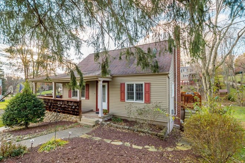 5976 Mcpherson Ave, Bethel Park, PA 15102-3440