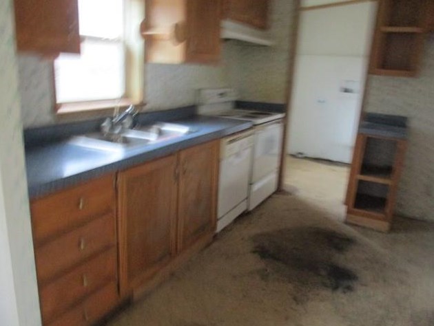 233 Leslie Rd, Valencia, PA 16059-2621