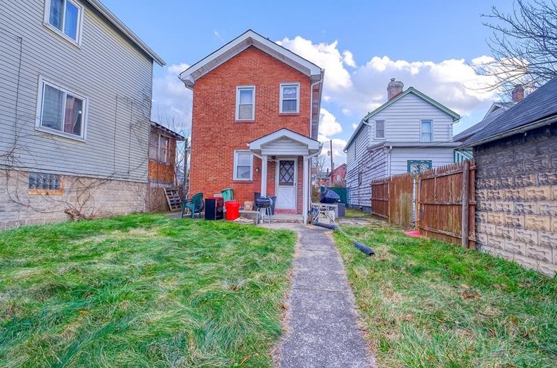 233 E 19th Ave, Whitaker, PA 15120