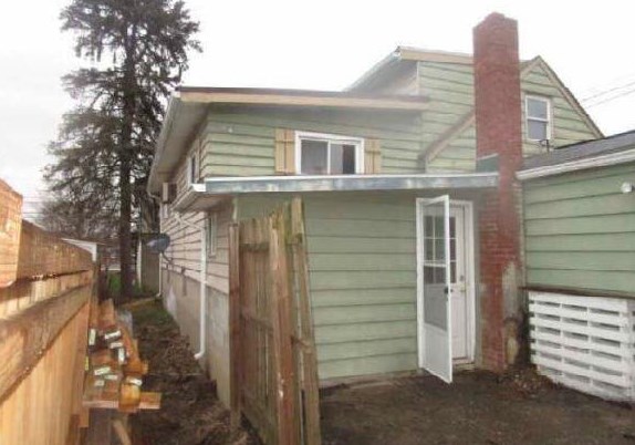 719 Old Zelienople Rd, Ellwood City, PA 16117