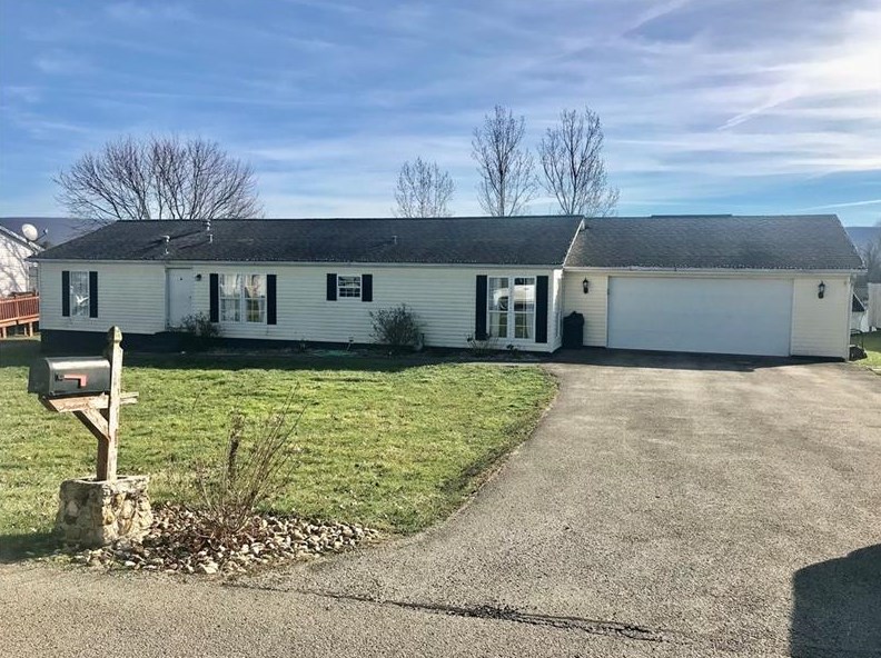 106 Braddock Rd, Smithfield, PA 15478-1203