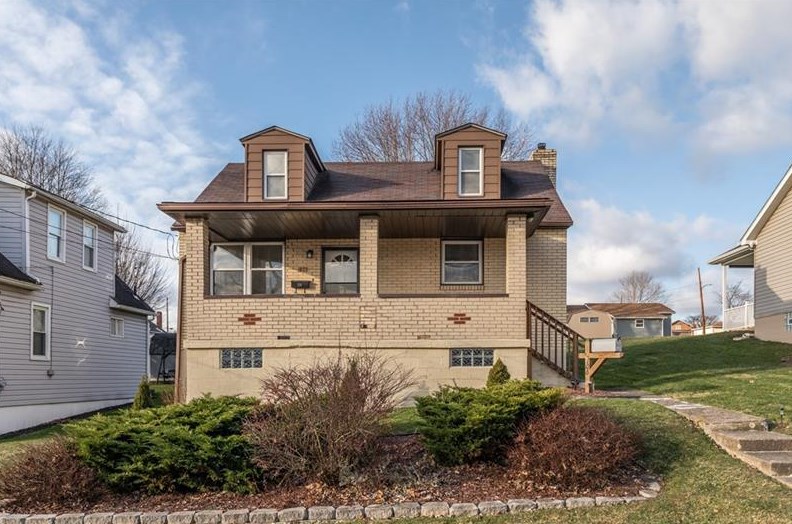 106 S 11th St, Connellsville, PA 15425