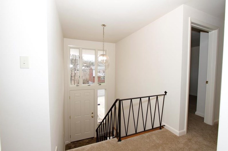 257 Santa Fe Dr, Bethel Park, PA 15102