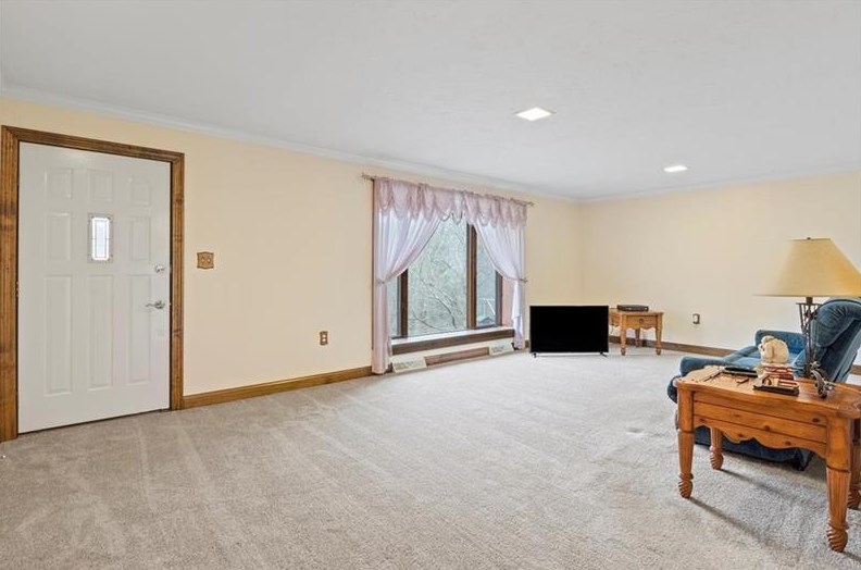 539 Helmbold Ave, Cabot, PA 16023