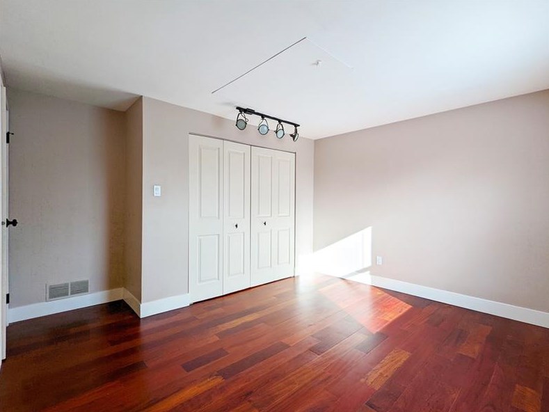 1188 Lindsay Rd, Collier Township PA 15106-4208 exterior