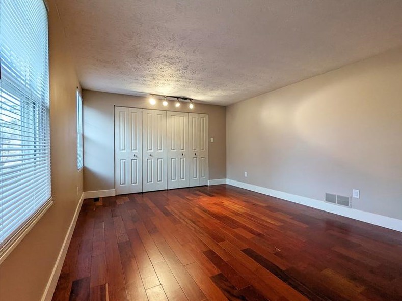 1188 Lindsay Rd, Collier Township PA 15106-4208 exterior