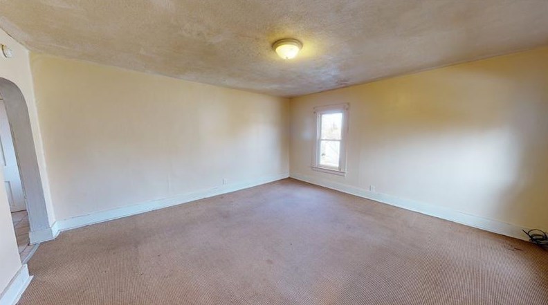 479-481 N Oakland Ave, Hermitage, PA 16146