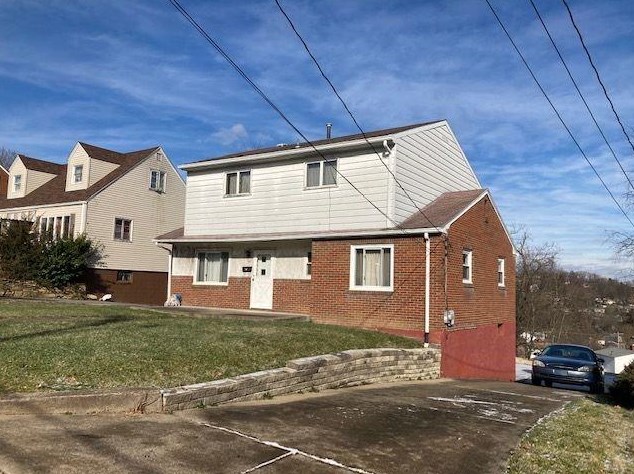 97 Pennsylvania Blvd, Monessen, PA 15062-2507