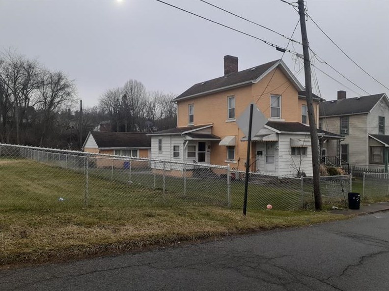 107 W Fulton St, New Castle, PA 16102