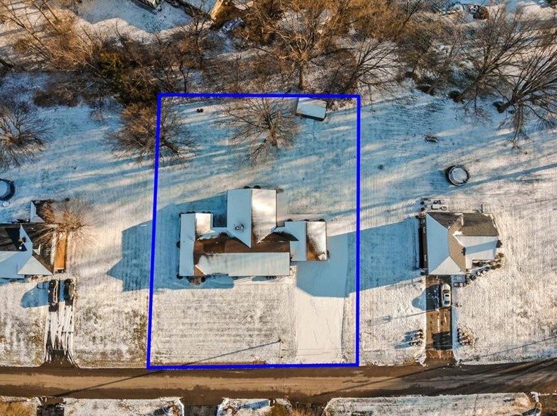 16 Bellaire Dr, New Castle, PA 16105