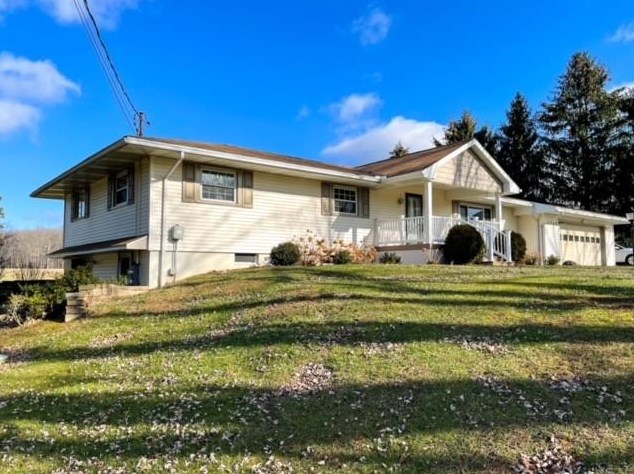 8243 Lamor Rd, Mercer, PA 16137