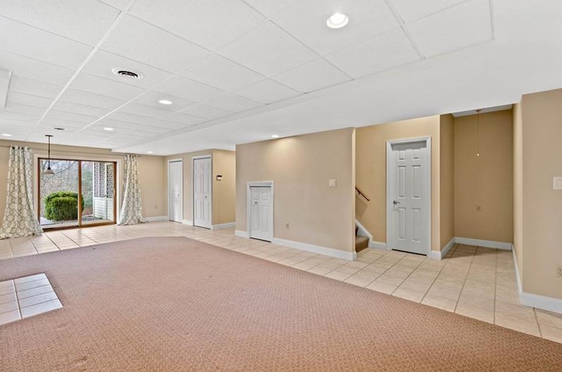 204 Sugarwood Dr, Venetia PA  15367-2303 exterior