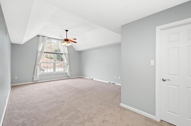 204 Sugarwood Dr, Venetia PA  15367-2303 exterior