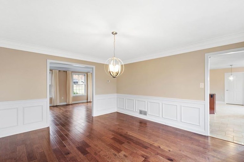 204 Sugarwood Dr, Venetia PA  15367-2303 exterior