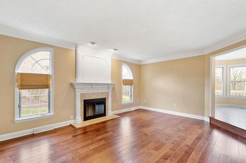 204 Sugarwood Dr, Venetia PA  15367-2303 exterior