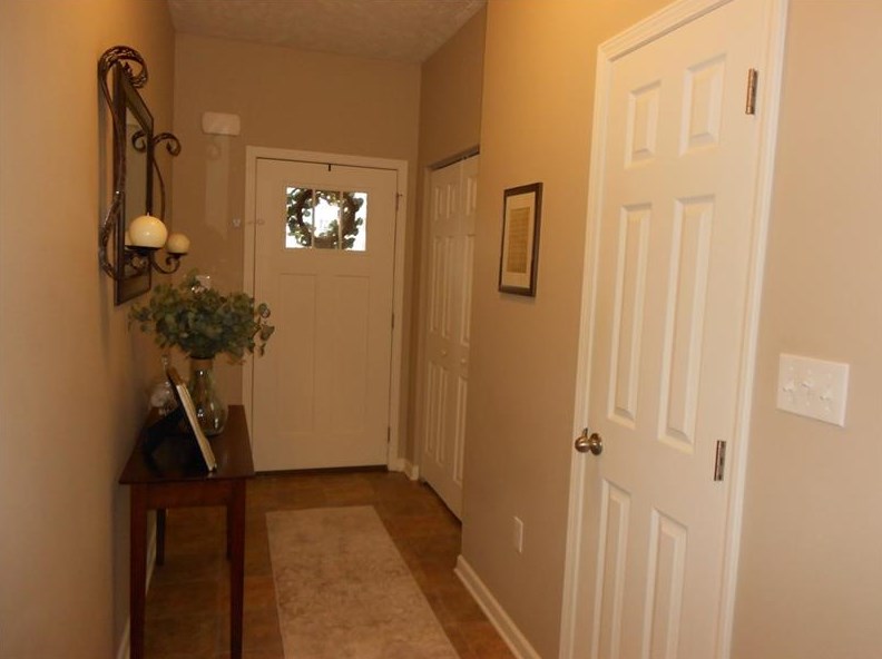 6463 Lindsey Ln, Export, PA 15632-2569