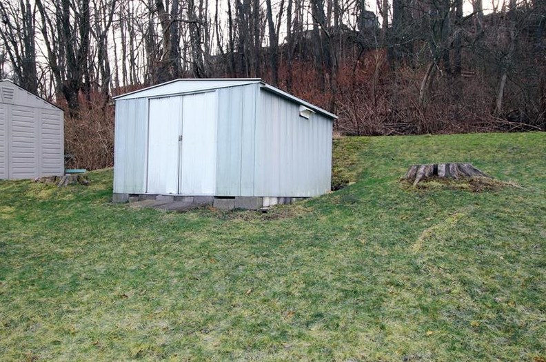 412 London Ave, North Versailles PA 15137-2802 exterior