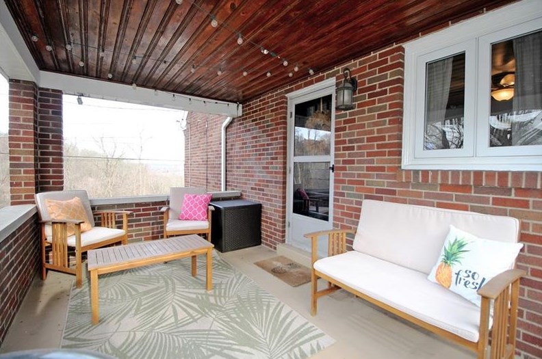 412 London Ave, North Versailles PA 15137-2802 exterior