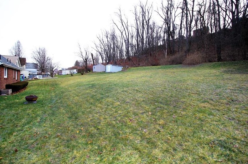 412 London Ave, North Versailles PA 15137-2802 exterior