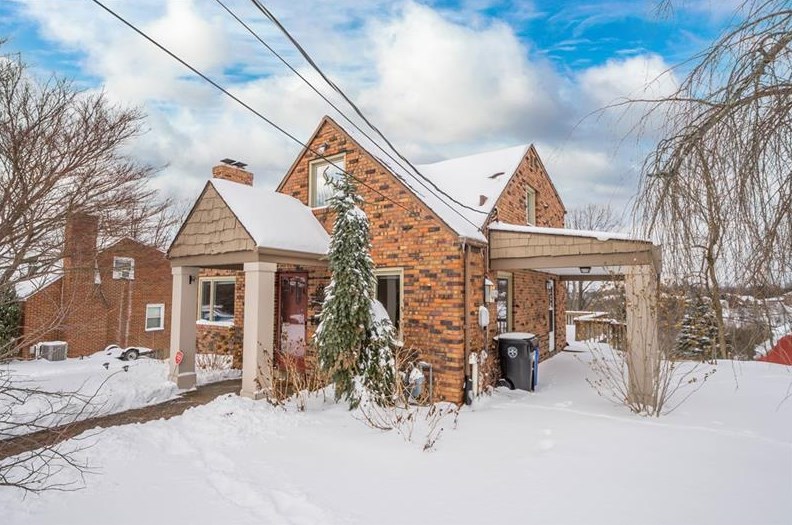 756 Rolling Green Dr, Bethel Park, PA 15102-3773
