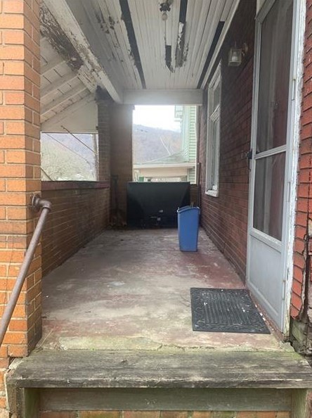 217 12th St, Beaver Falls, PA 15010