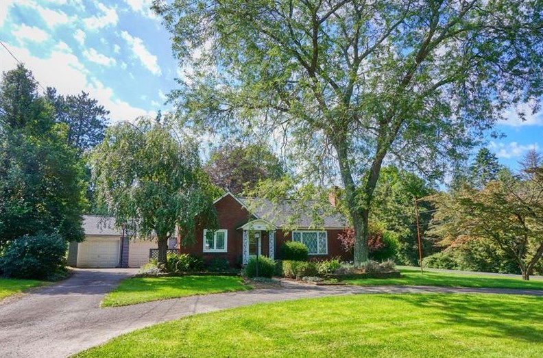 120 Oak Ridge Dr, Butler, PA 16002-3940