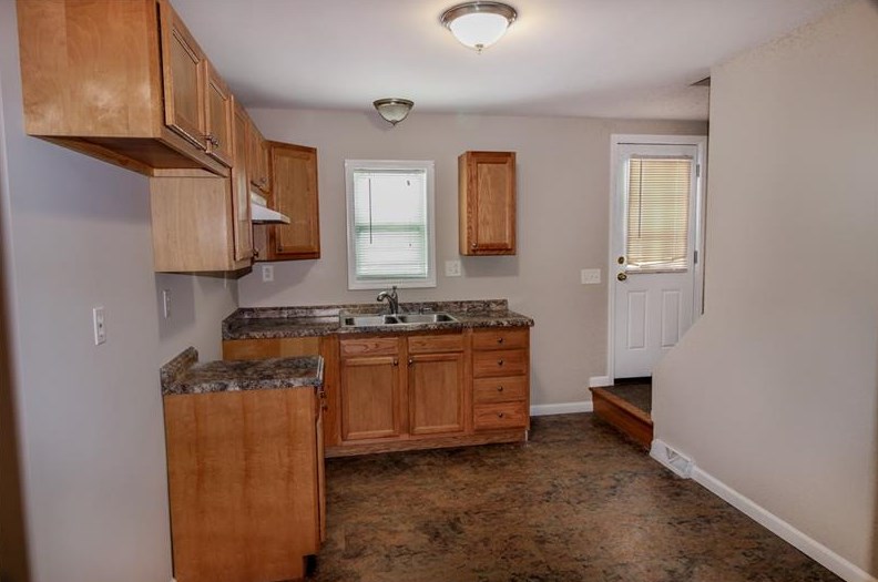 51 Rose Blvd, Oliphant Furnace, PA 15401-4561