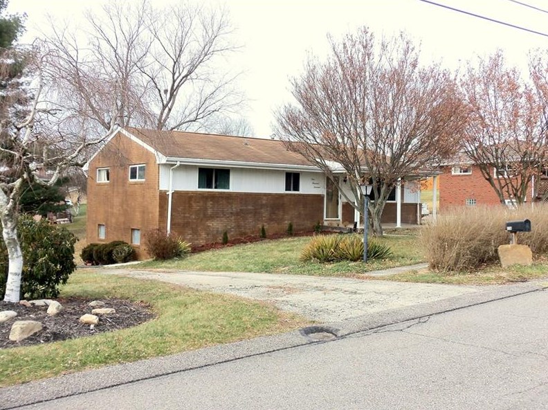 114 Roth St, Houston, PA 15342