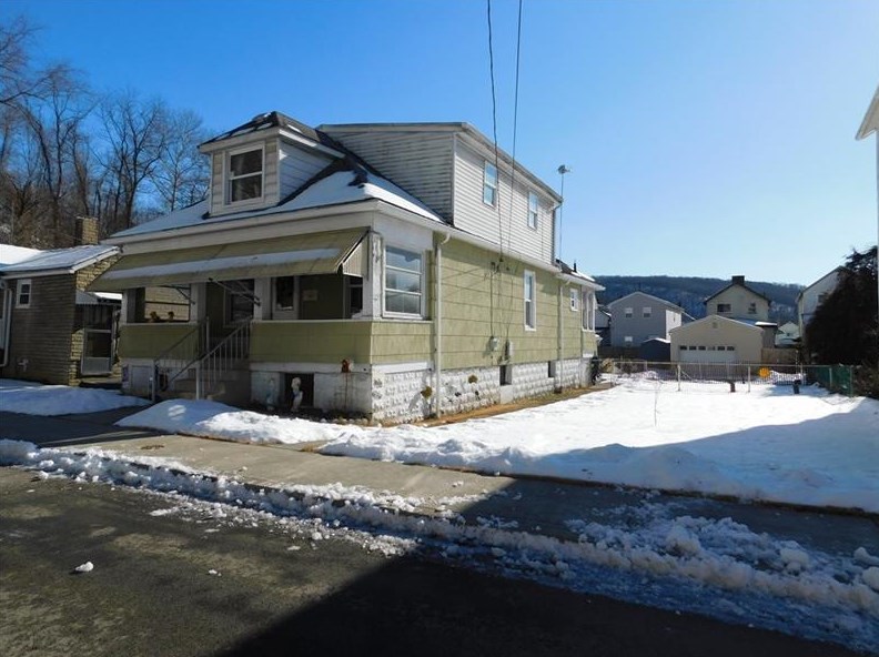 213 Quay St, East Vandergrift, PA