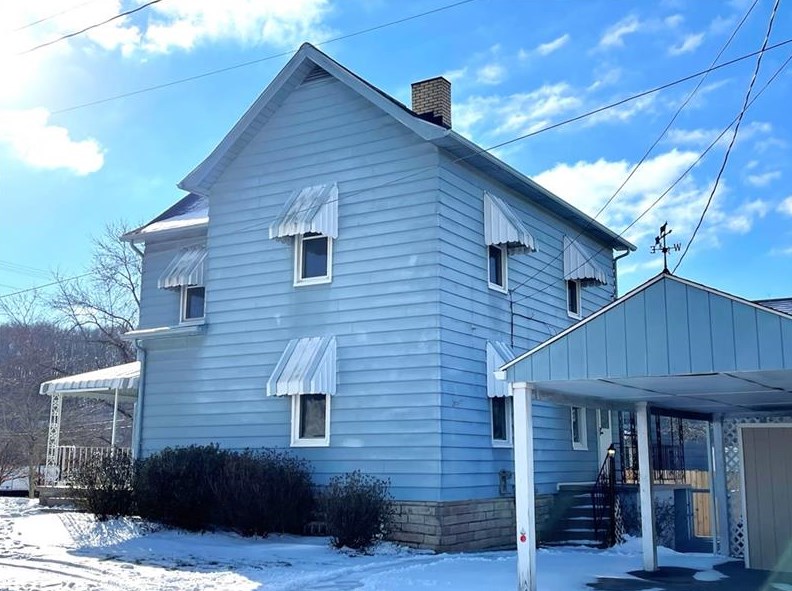 1704 Broad St, Greensburg, PA 15601-5505