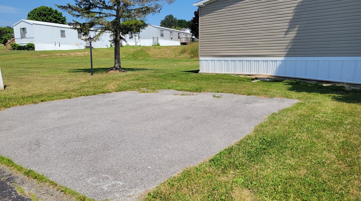 200 Point Park Ln, Friedens, PA 15541