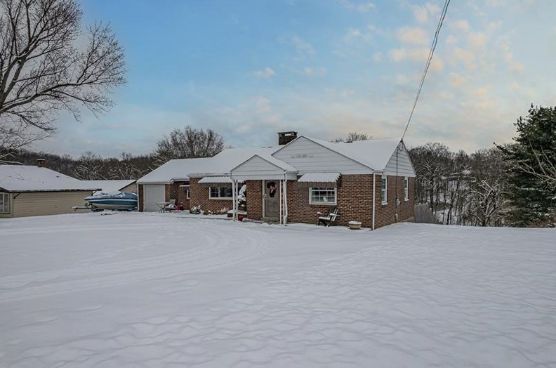 2302 Freeport Rd, Kittanning, PA 16201