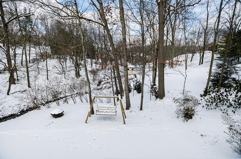 2107 Coventry Dr, Allison Park PA 15101-3361 exterior