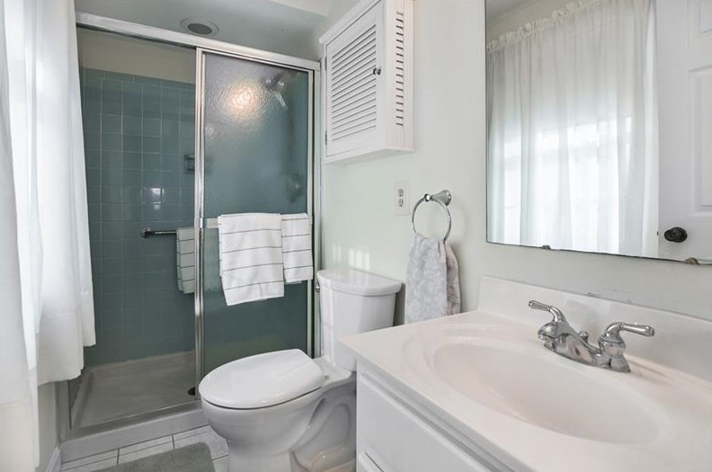 2107 Coventry Dr, Allison Park PA 15101-3361 exterior