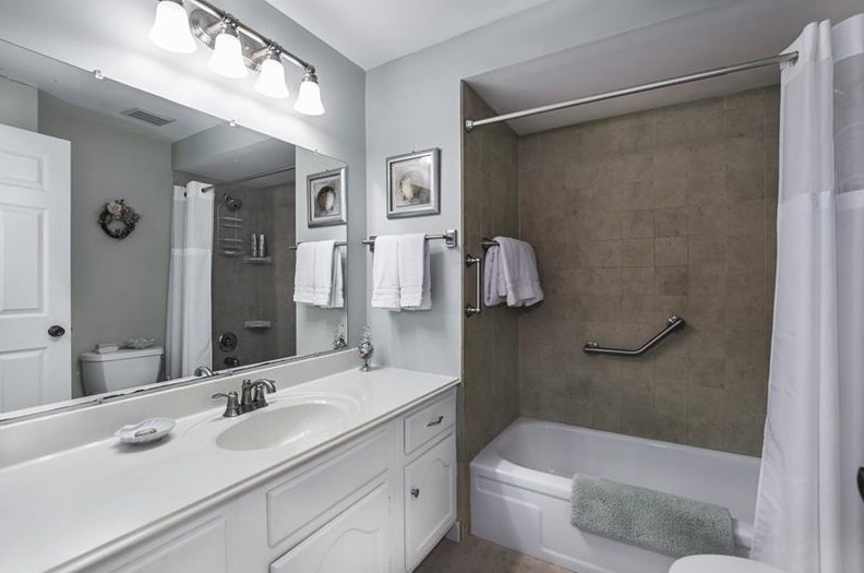 2107 Coventry Dr, Allison Park PA 15101-3361 exterior