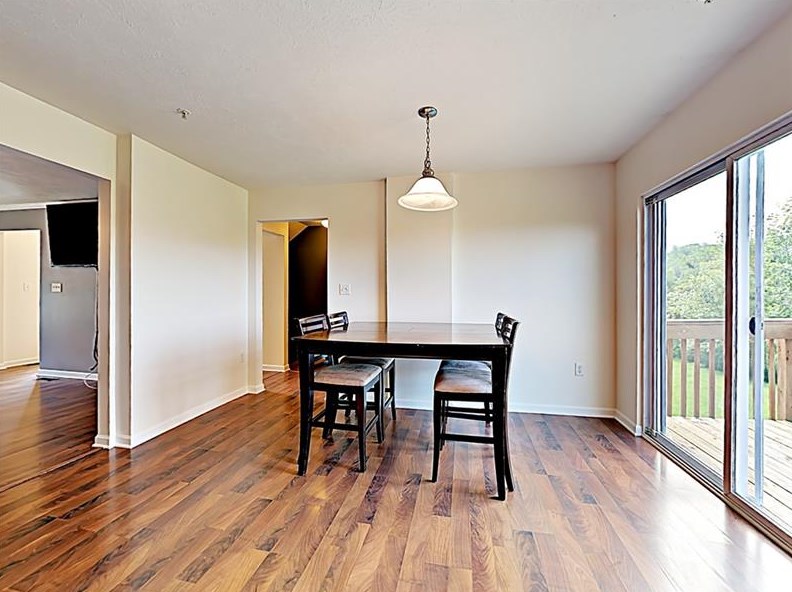 258 Grace Manor Dr, Moon Twp PA  15108-9721 exterior