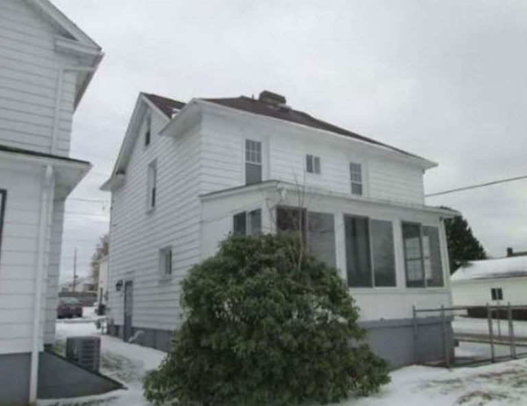 3 Virginia Ave, Grays Landing, PA 15461